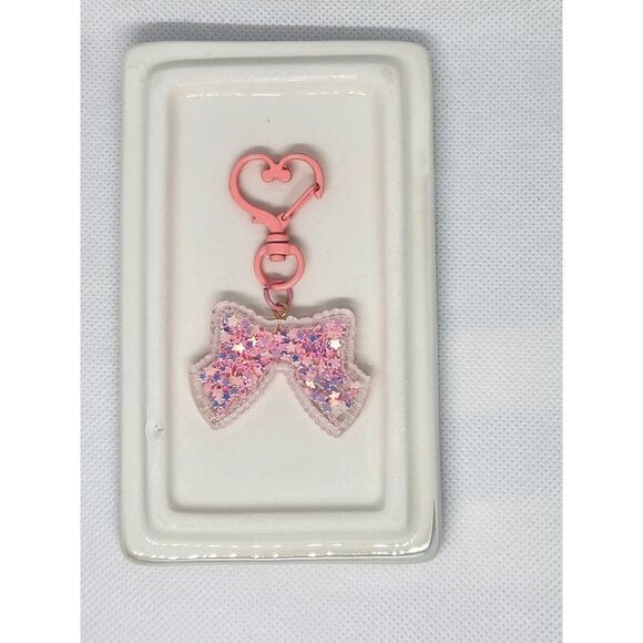 New! Hello Kitty Quicksand Glitter Bag Clip Key Ring Bag Charm w/Painted Clip - Picture 2 of 2